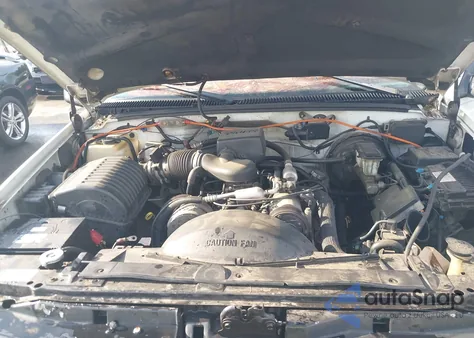 1998 Chevrolet Tahoe z USA, uszkodzony, nr VIN 3GNEK18RXWG106833